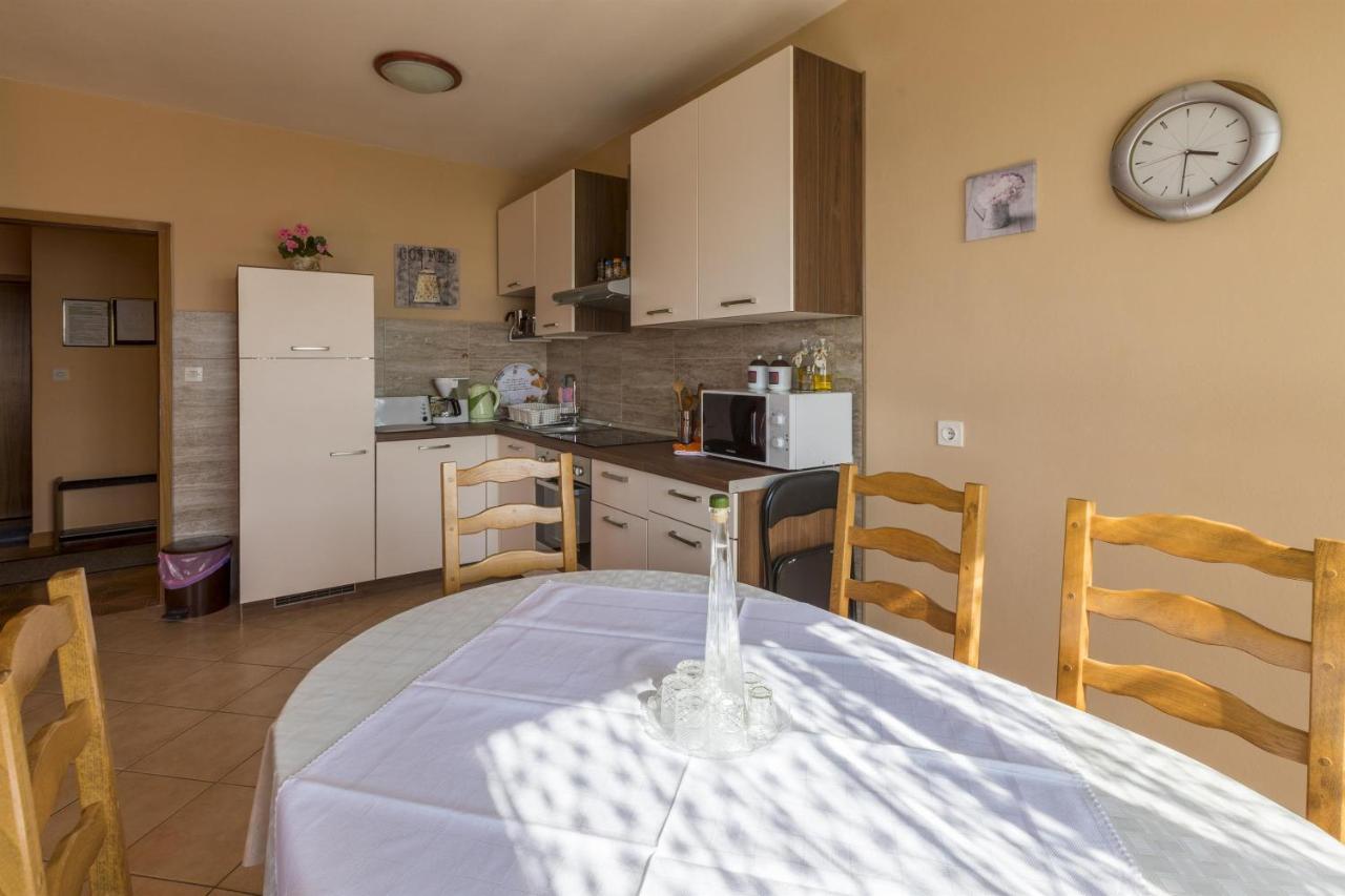 Apartments Dragica Dramalj Eksteriør billede